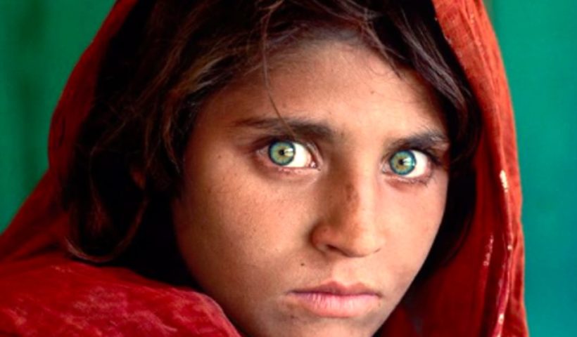 ©Steve McCurry, La ragazza afghana, Peshawar, Pakistan, 1984